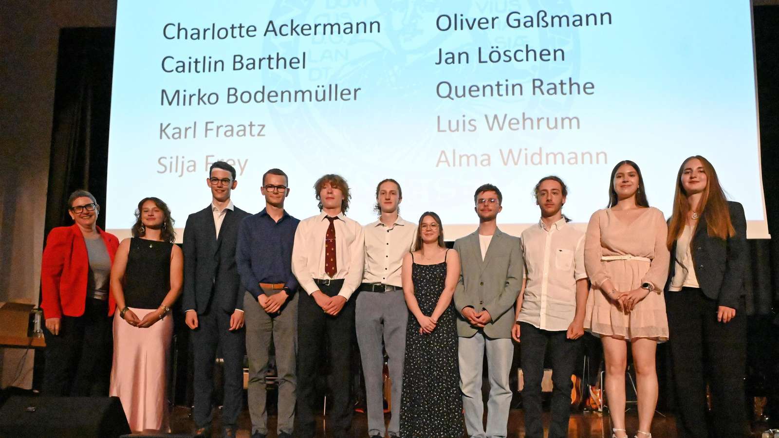 Aus dem Gießener Anzeiger: Zehn Einser-Abiturienten am Landgraf-Ludwigs-Gymnasium